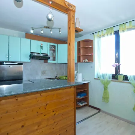 Sandra 1820 Apartment Pula