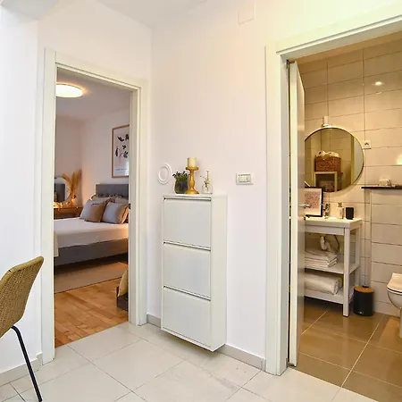 Apartment Sandra 2335 Pula